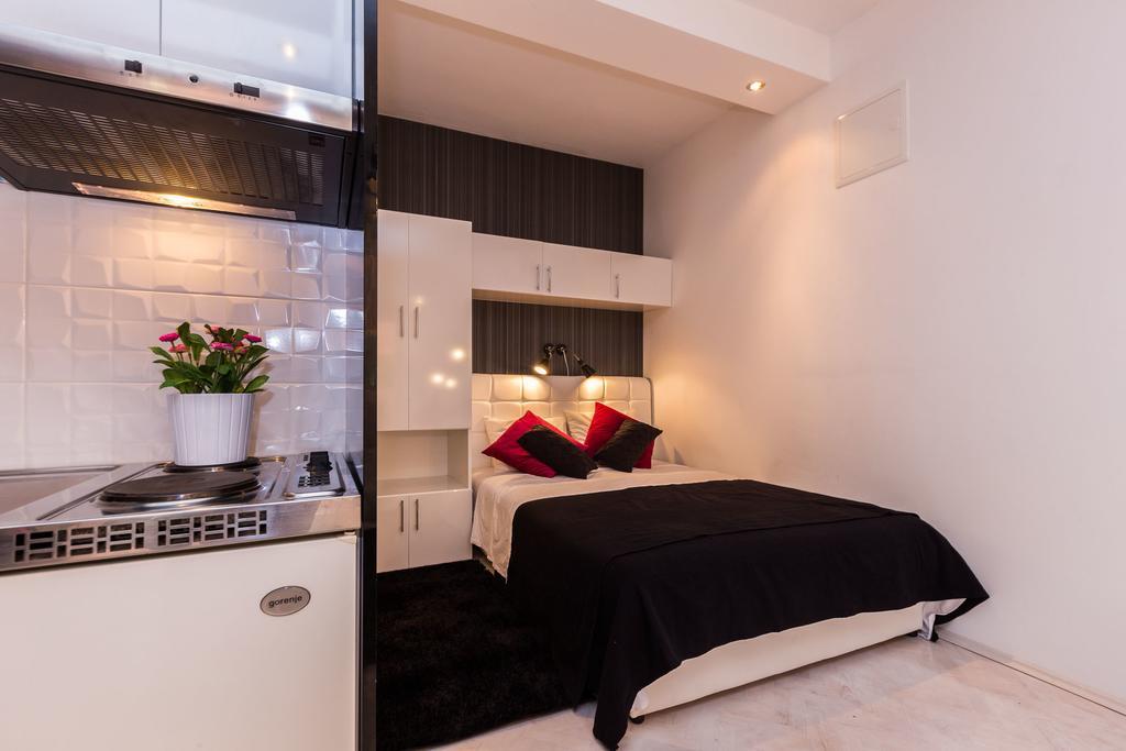 Apartments Elizabeth Biograd Na Moru Room photo